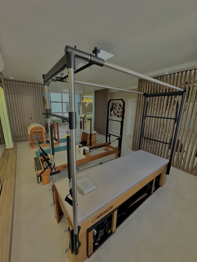 Equipamentos de pilates da Corporis — cadillac e acessórios